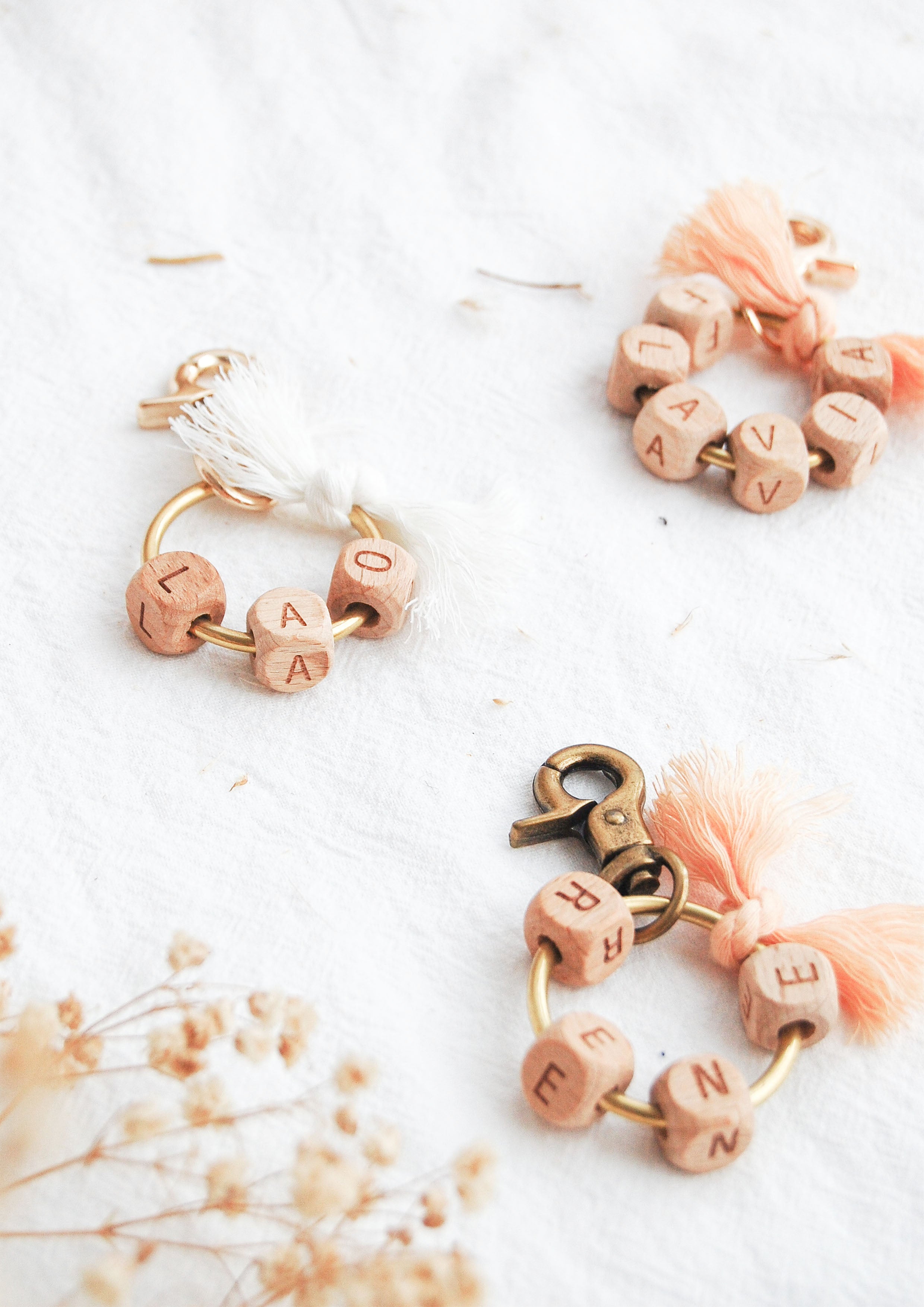KRANS Wooden Wreath Tag
