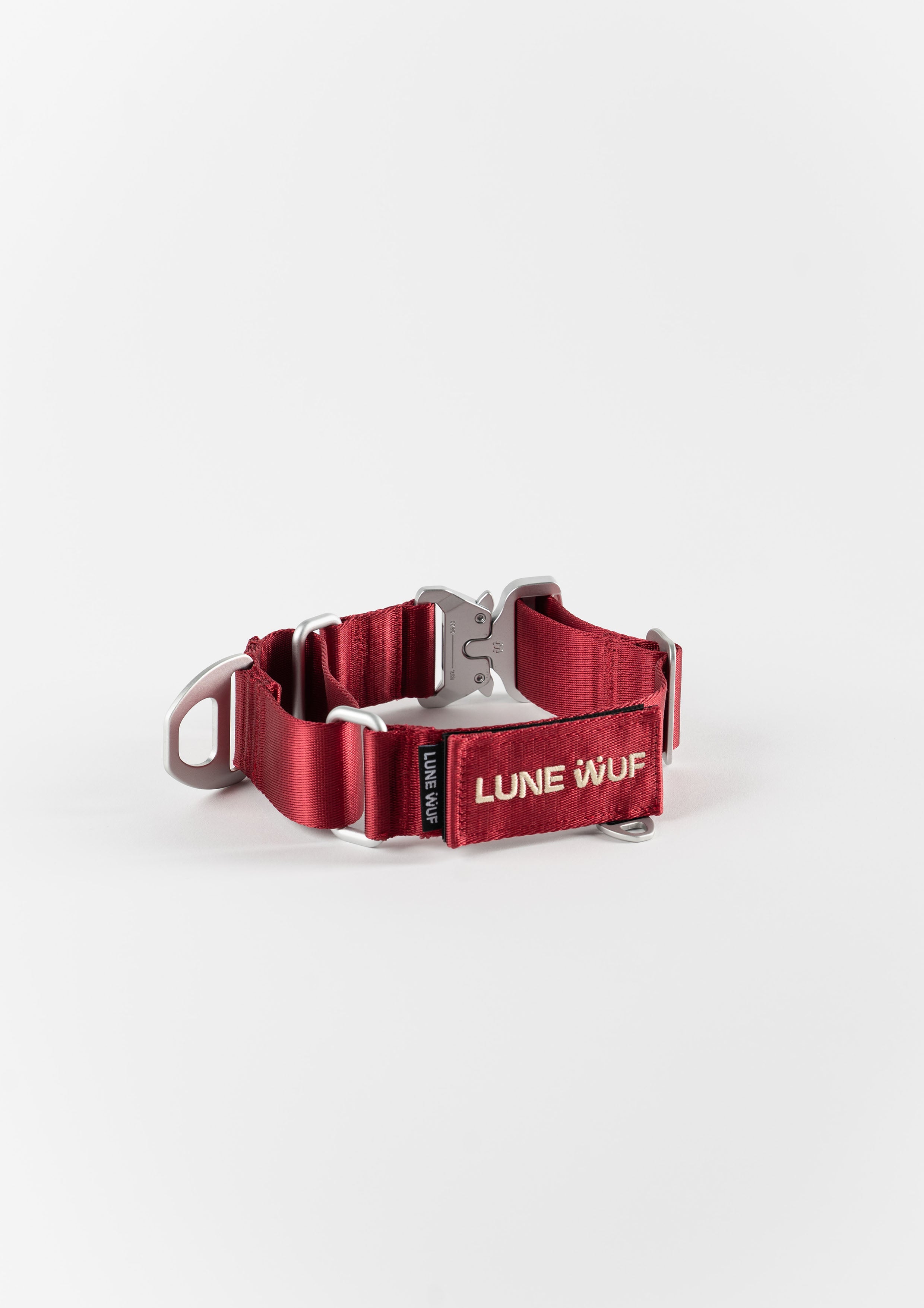 Buckle Martingale (Signature Red)