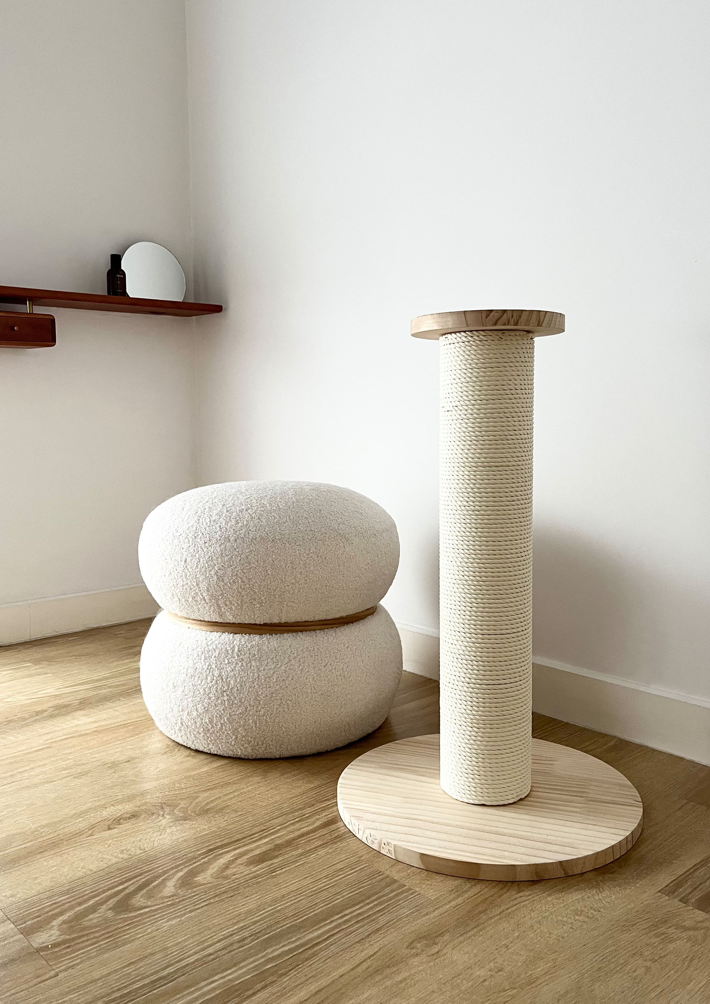 Pole Cat Scratcher (White)