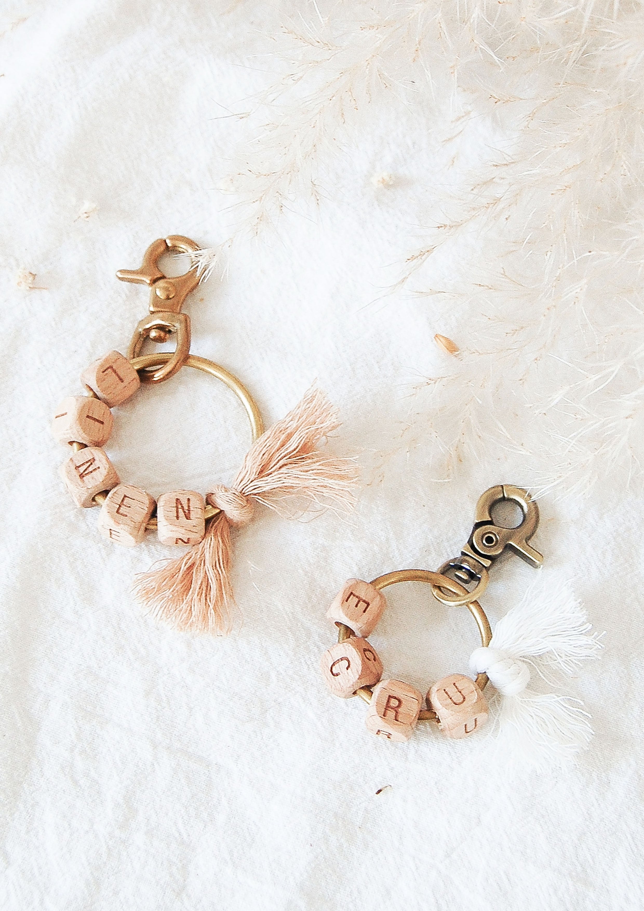 KRANS Wooden Wreath Tag