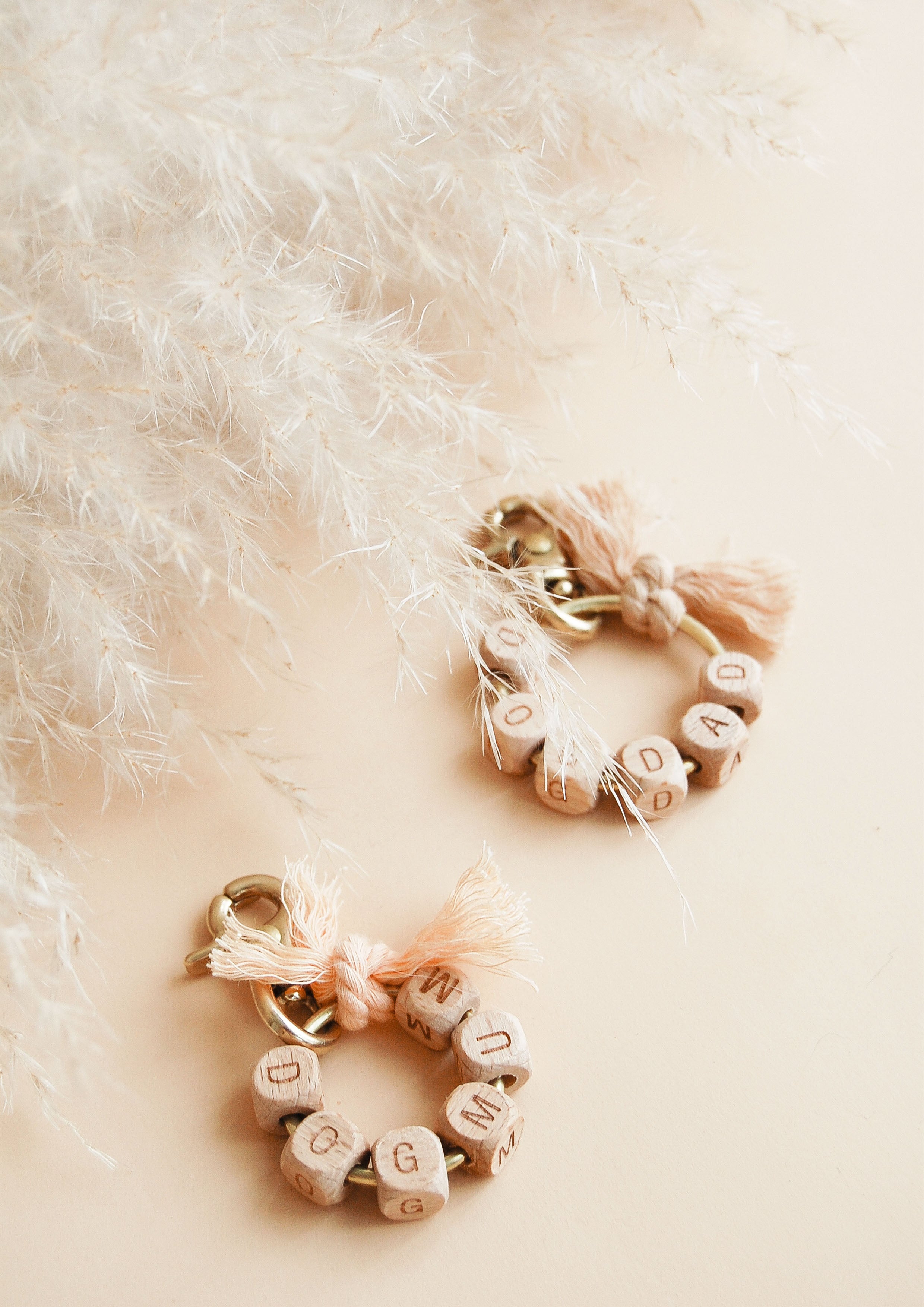 KRANS Wooden Wreath Tag